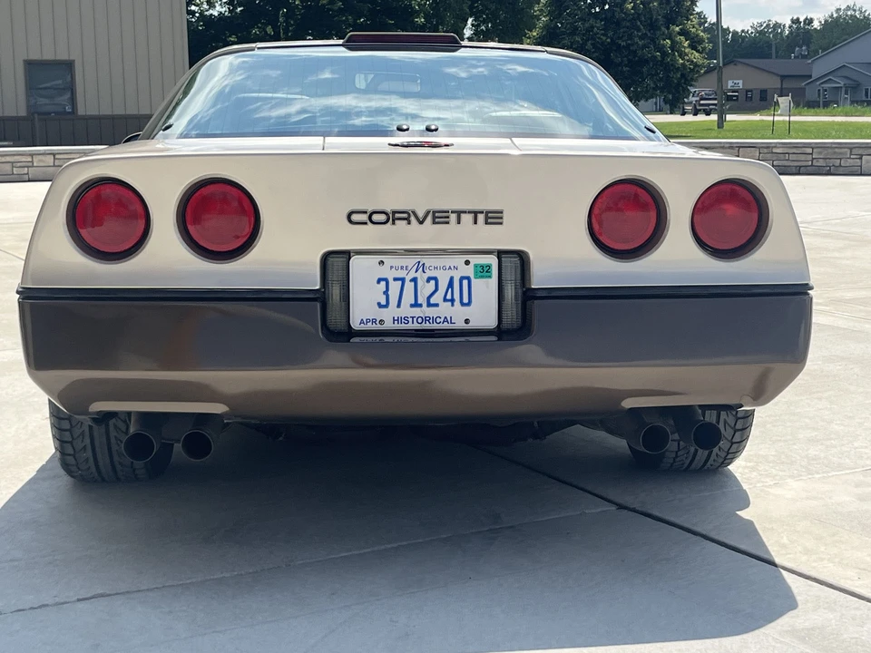 1986 Chevrolet Corvette C4 - Image 16 of 31