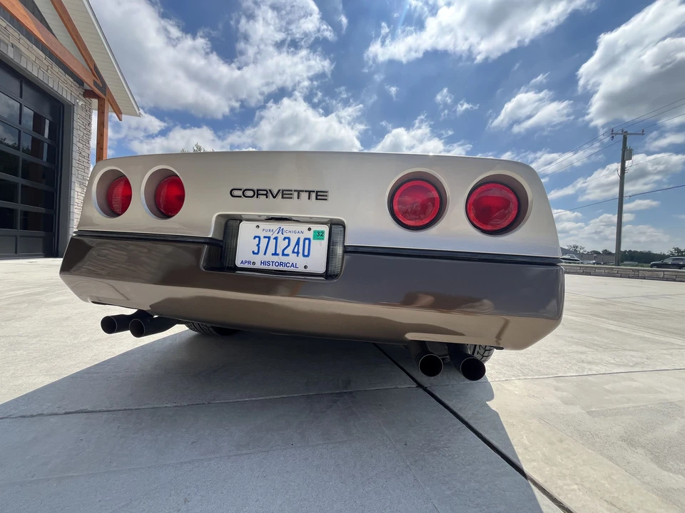 1986 Chevrolet Corvette C4 - Image 17 of 31