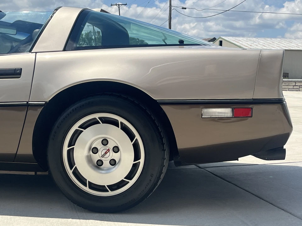 1986 Chevrolet Corvette C4 - Image 19 of 31