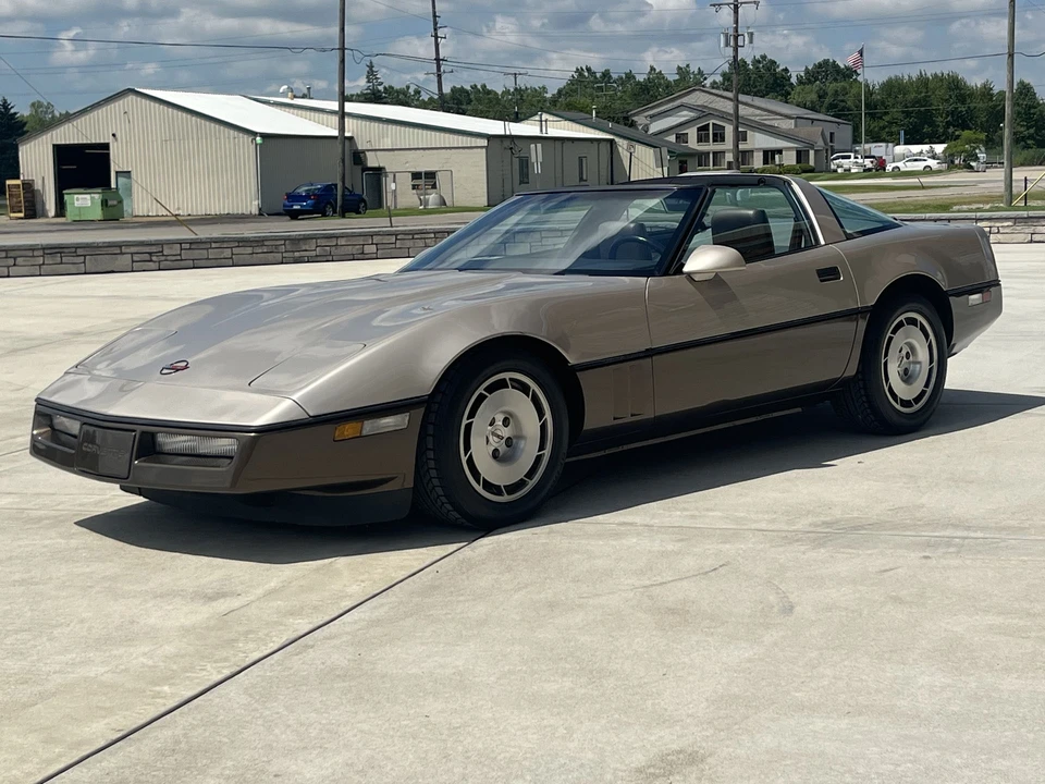 1986 Chevrolet Corvette C4 - Image 2 of 31