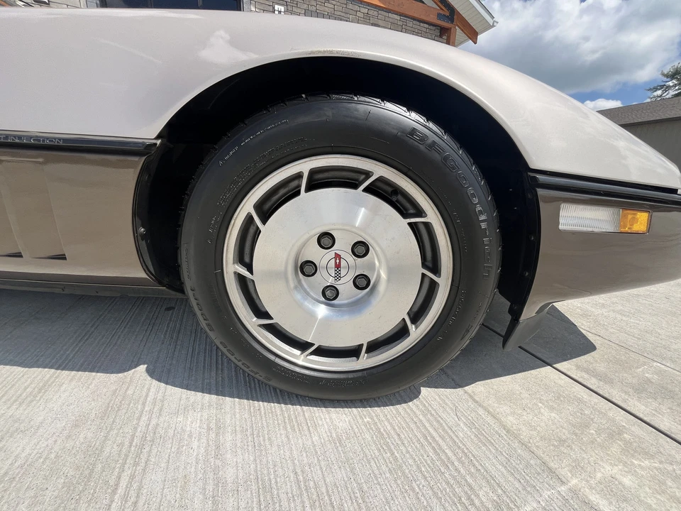1986 Chevrolet Corvette C4 - Image 24 of 31
