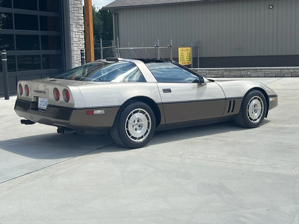 1986 Chevrolet Corvette C4 - Image 7 of 31