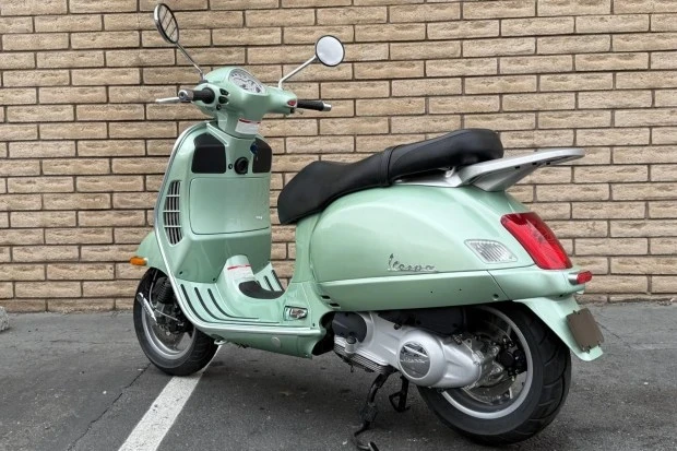 2005 Vespa Sei & PX & ET & LX & GT - Image 2 of 7