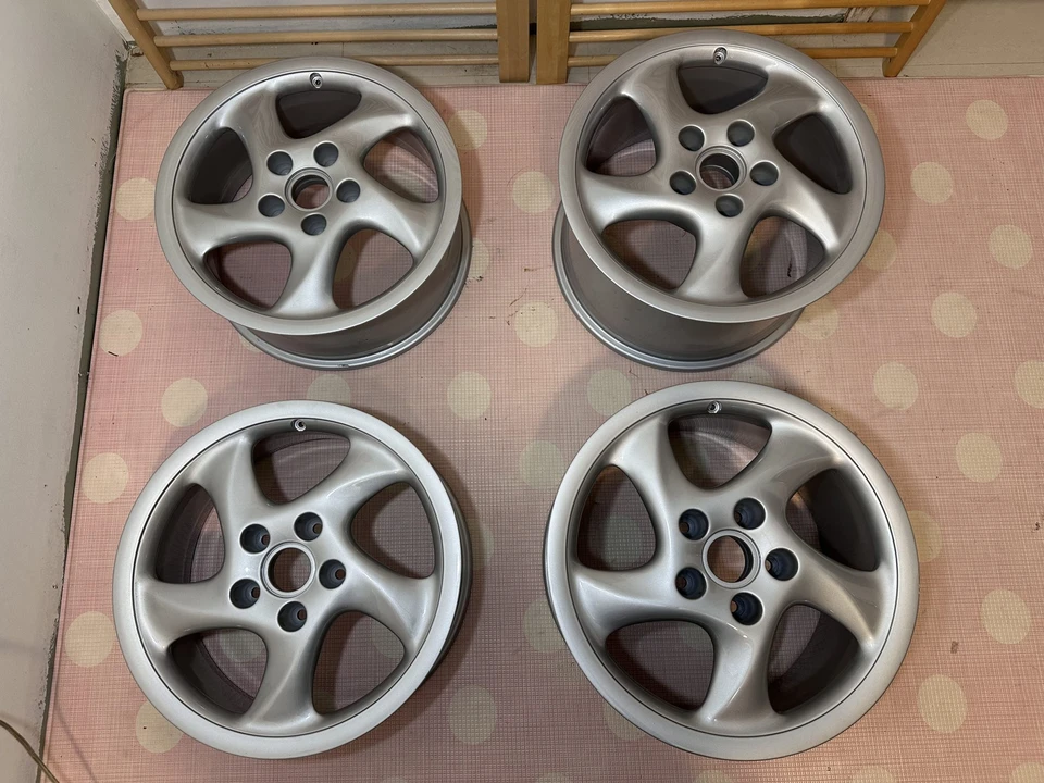 Parts & Memorabilia Porsche Wheels - Image 2 of 31