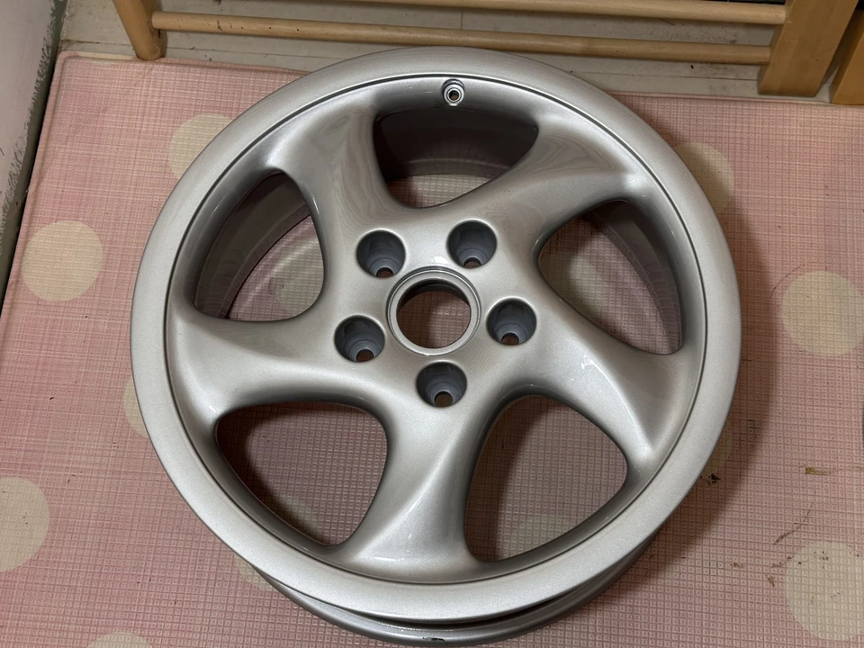 Parts & Memorabilia Porsche Wheels - Image 3 of 31