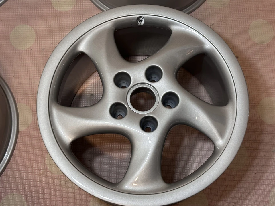 Parts & Memorabilia Porsche Wheels - Image 6 of 31