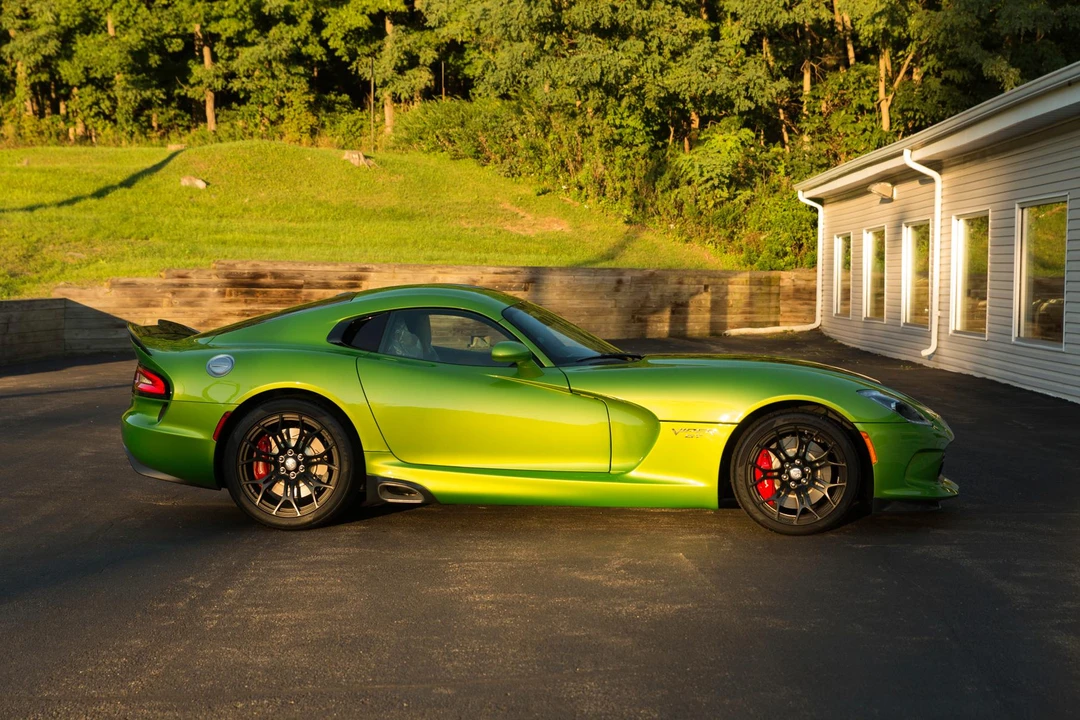 2017 Dodge Viper 5th Gen - Image 5 of 31