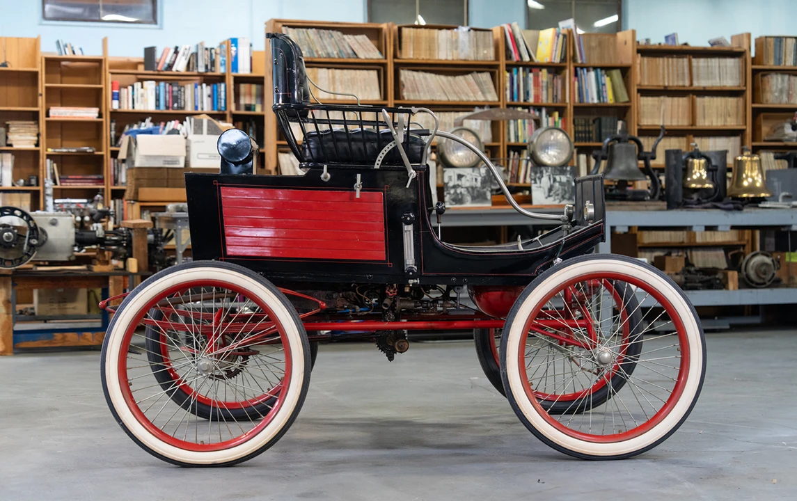 1899 Locomobile - Image 2 of 18