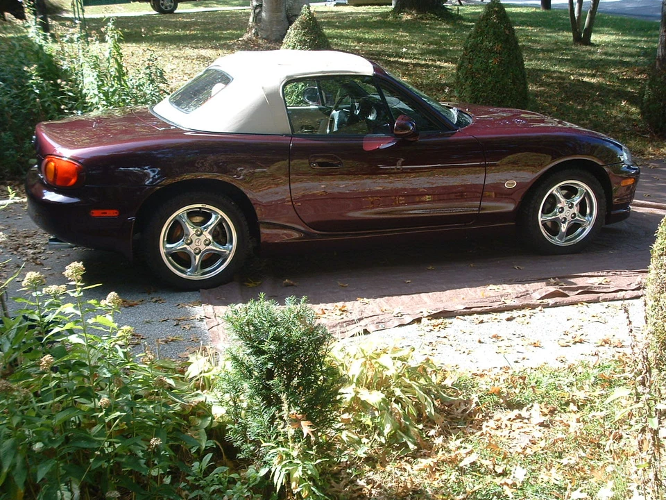 2000 Mazda NB MX-5 Miata - Image 4 of 31