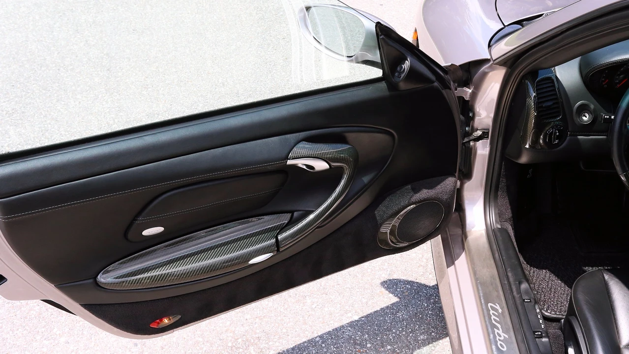 2001 Porsche 996 Turbo - Image 30 of 31