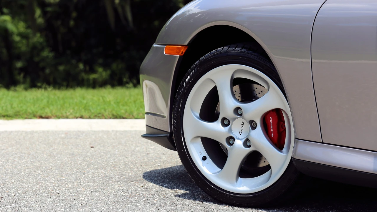 2001 Porsche 996 Turbo - Image 17 of 31