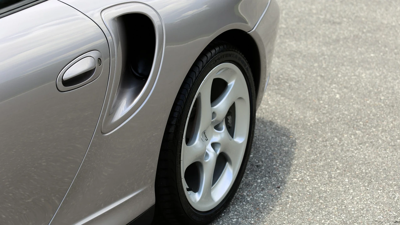 2001 Porsche 996 Turbo - Image 19 of 31
