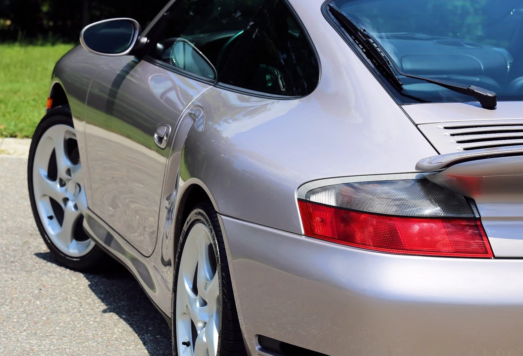 2001 Porsche 996 Turbo - Image 10 of 31
