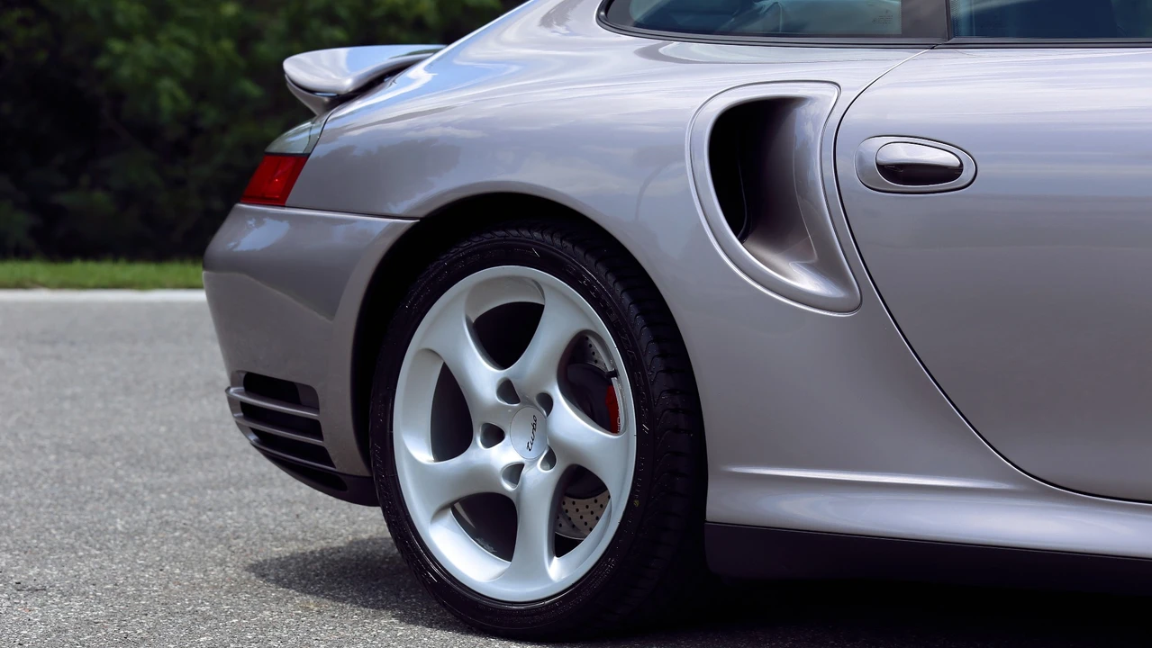 2001 Porsche 996 Turbo - Image 25 of 31