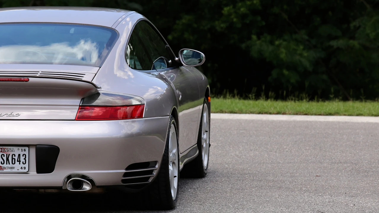 2001 Porsche 996 Turbo - Image 8 of 31