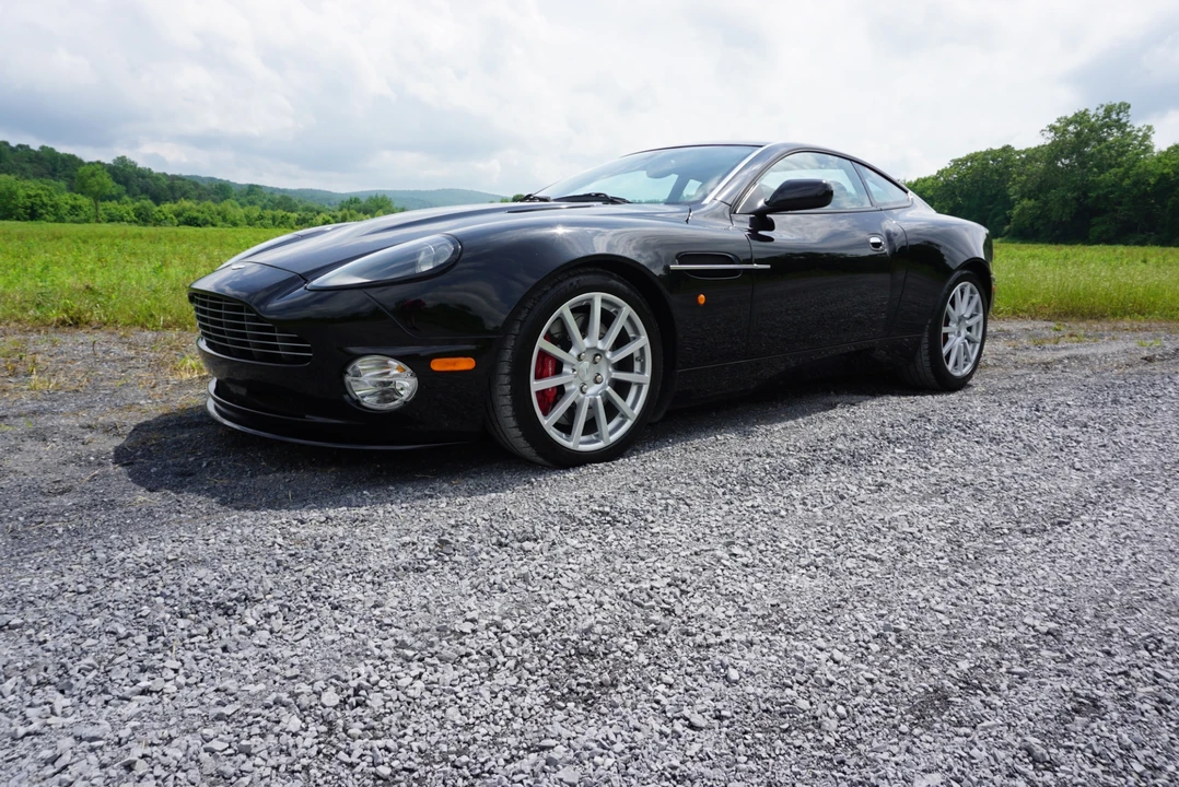 2005 Aston Martin Vanquish 1st Gen - Image 28 of 31