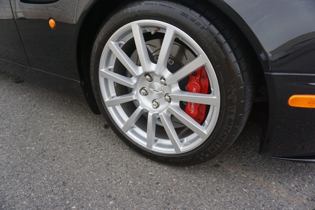 2005 Aston Martin Vanquish 1st Gen - Image 24 of 31
