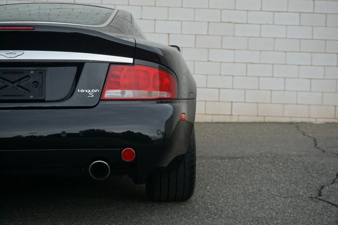 2005 Aston Martin Vanquish 1st Gen - Image 10 of 31