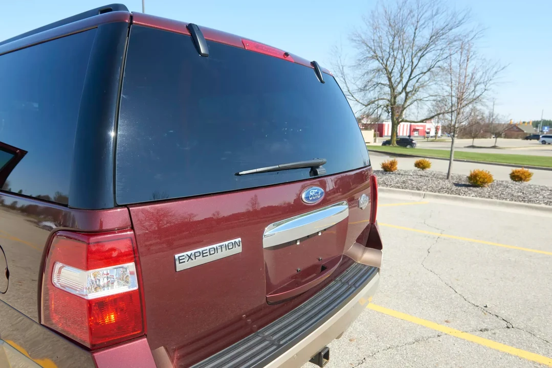 2011 Ford Expedition 3rd Gen - Image 17 of 31
