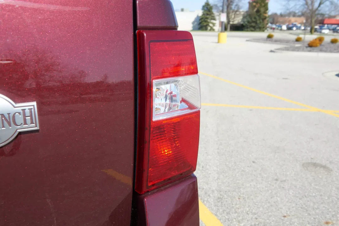 2011 Ford Expedition 3rd Gen - Image 22 of 31