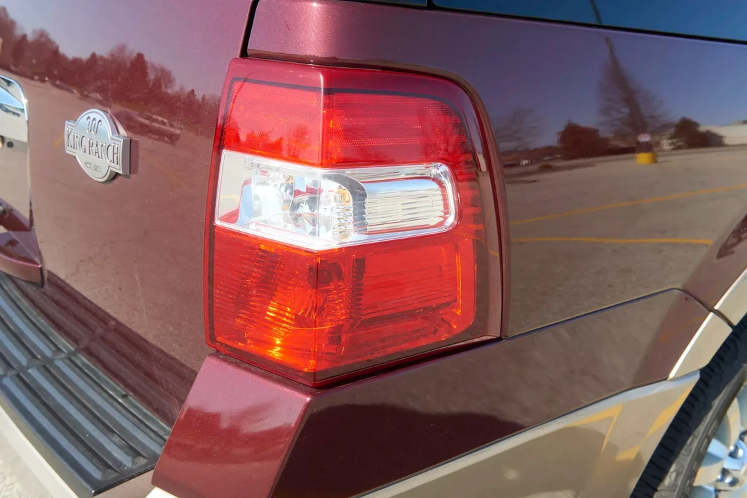 2011 Ford Expedition 3rd Gen - Image 20 of 31