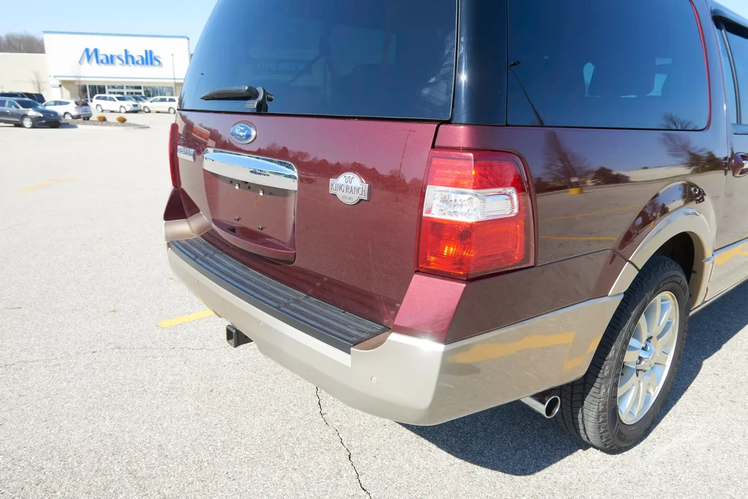 2011 Ford Expedition 3rd Gen - Image 19 of 31