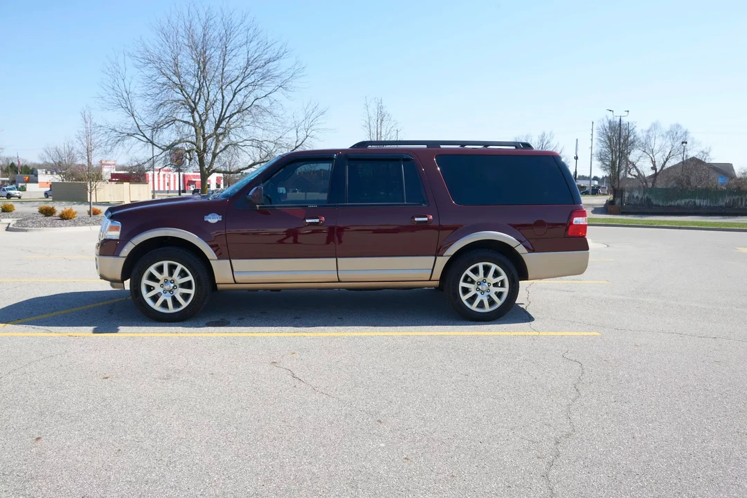 2011 Ford Expedition 3rd Gen - Image 5 of 31