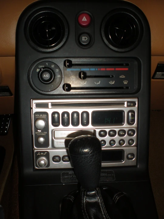 1993 Mazda NA MX-5 Miata - Image 26 of 31