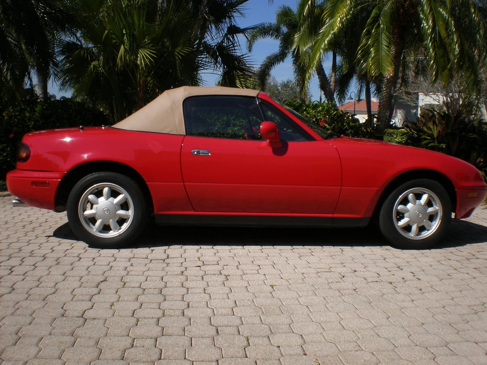 1993 Mazda NA MX-5 Miata - Image 2 of 31