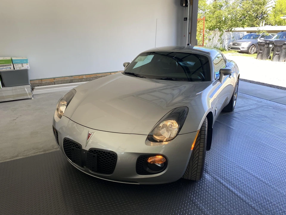 2009 Pontiac Solstice GXP - Image 2 of 31