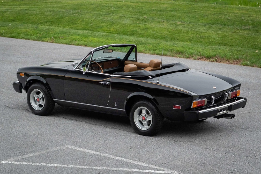 1978 Fiat 124 Sport Spider - Image 13 of 31