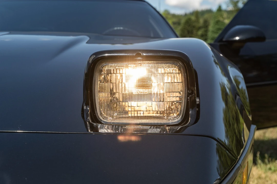 1986 Chevrolet Corvette C4 - Image 10 of 31