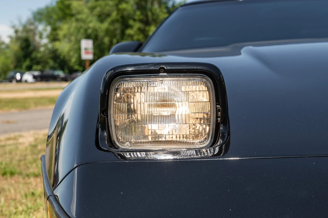 1986 Chevrolet Corvette C4 - Image 9 of 31