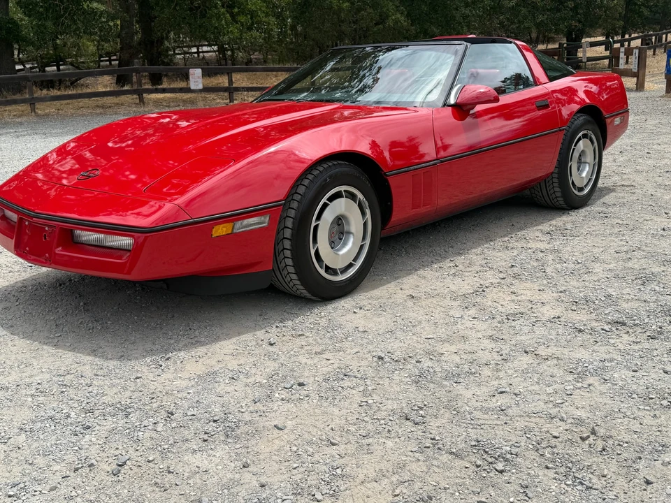 1987 Chevrolet Corvette C4 - Image 24 of 31