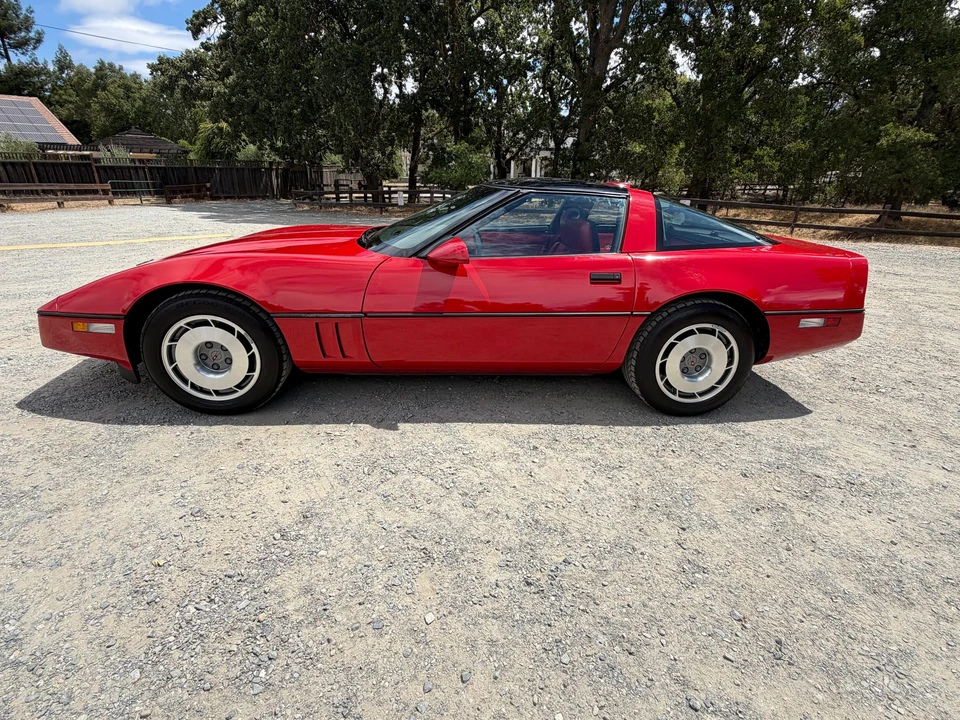 1987 Chevrolet Corvette C4 - Image 20 of 31
