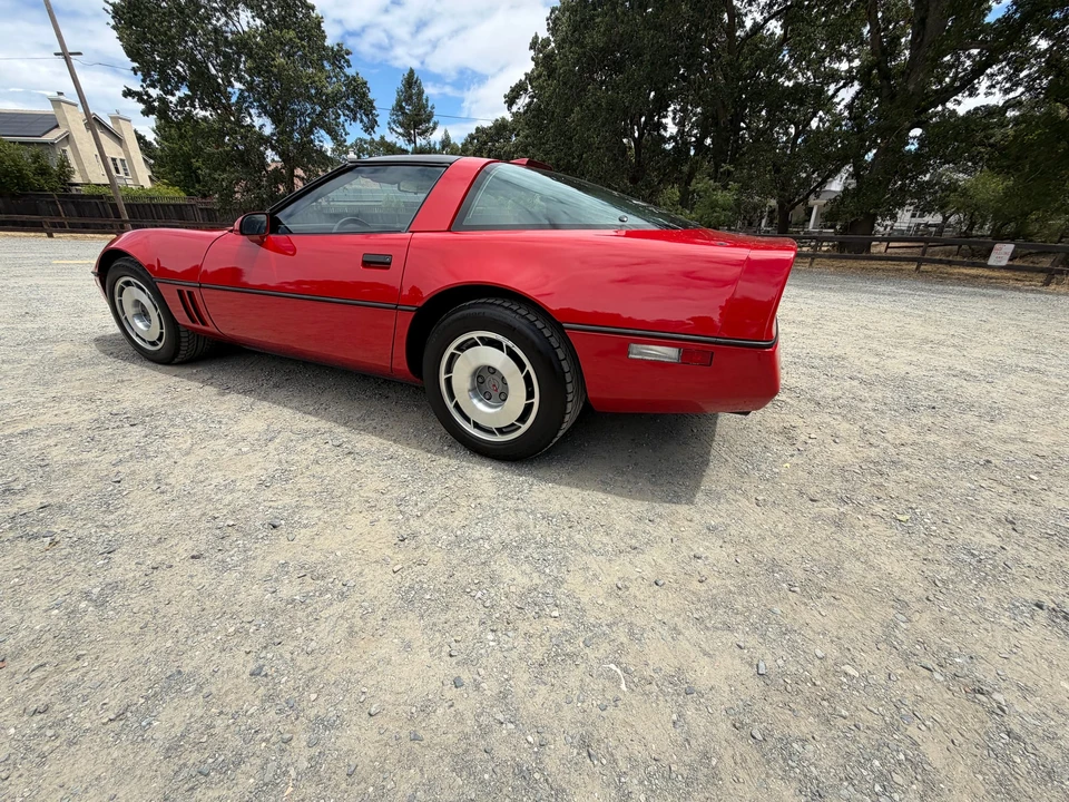 1987 Chevrolet Corvette C4 - Image 18 of 31