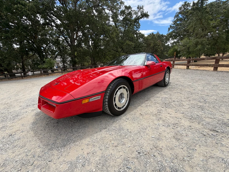 1987 Chevrolet Corvette C4 - Image 25 of 31