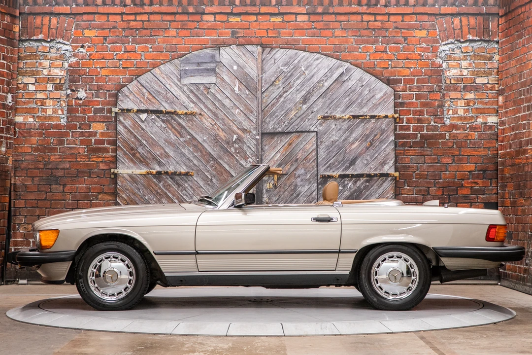1987 Mercedes-Benz R107 SL-Class - Image 17 of 31