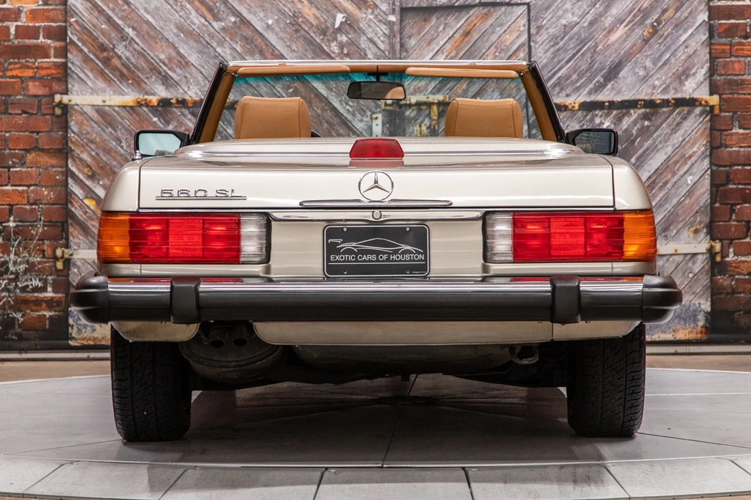 1987 Mercedes-Benz R107 SL-Class - Image 13 of 31