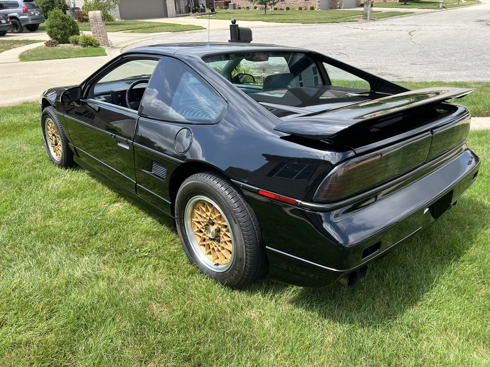 1988 Pontiac Fiero GT - Image 14 of 31
