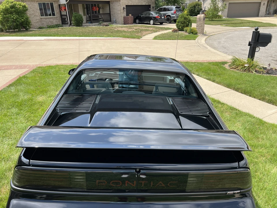 1988 Pontiac Fiero GT - Image 30 of 31