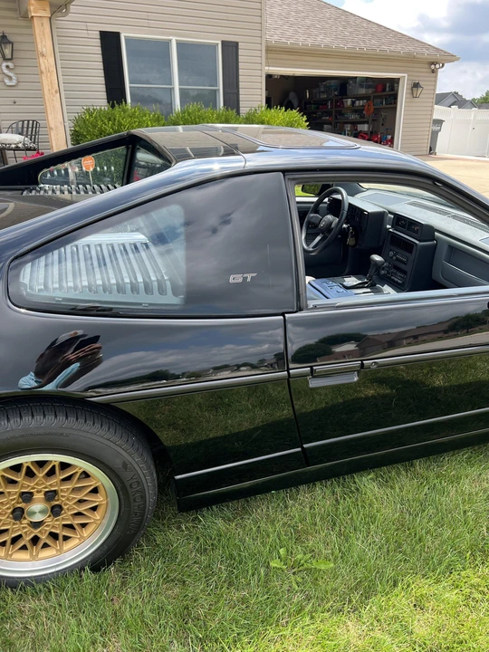 1988 Pontiac Fiero GT - Image 28 of 31