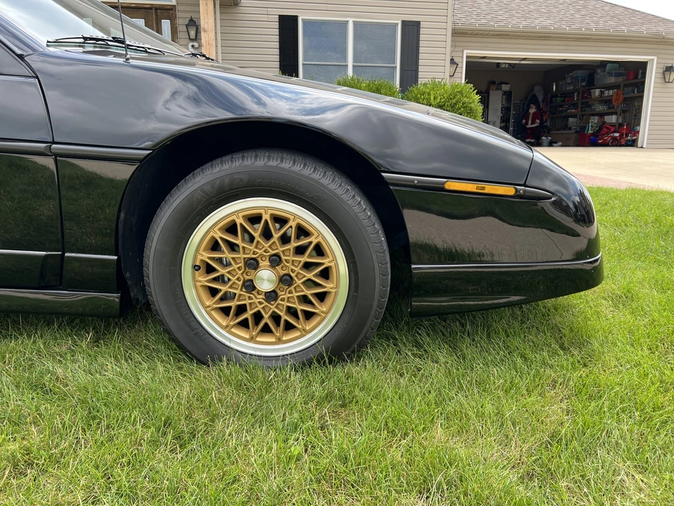 1988 Pontiac Fiero GT - Image 24 of 31