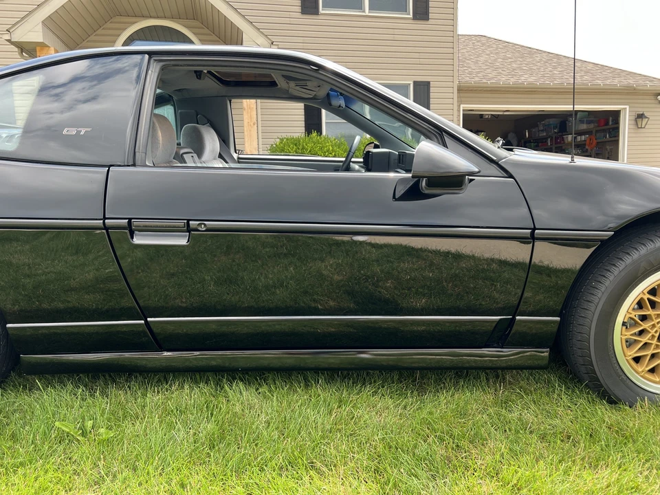 1988 Pontiac Fiero GT - Image 25 of 31