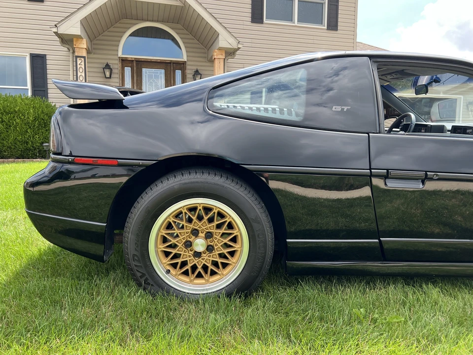 1988 Pontiac Fiero GT - Image 27 of 31