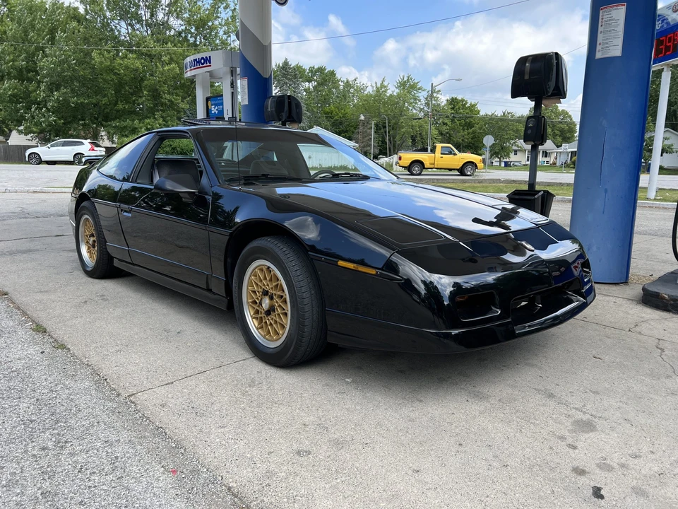 1988 Pontiac Fiero GT - Image 2 of 31