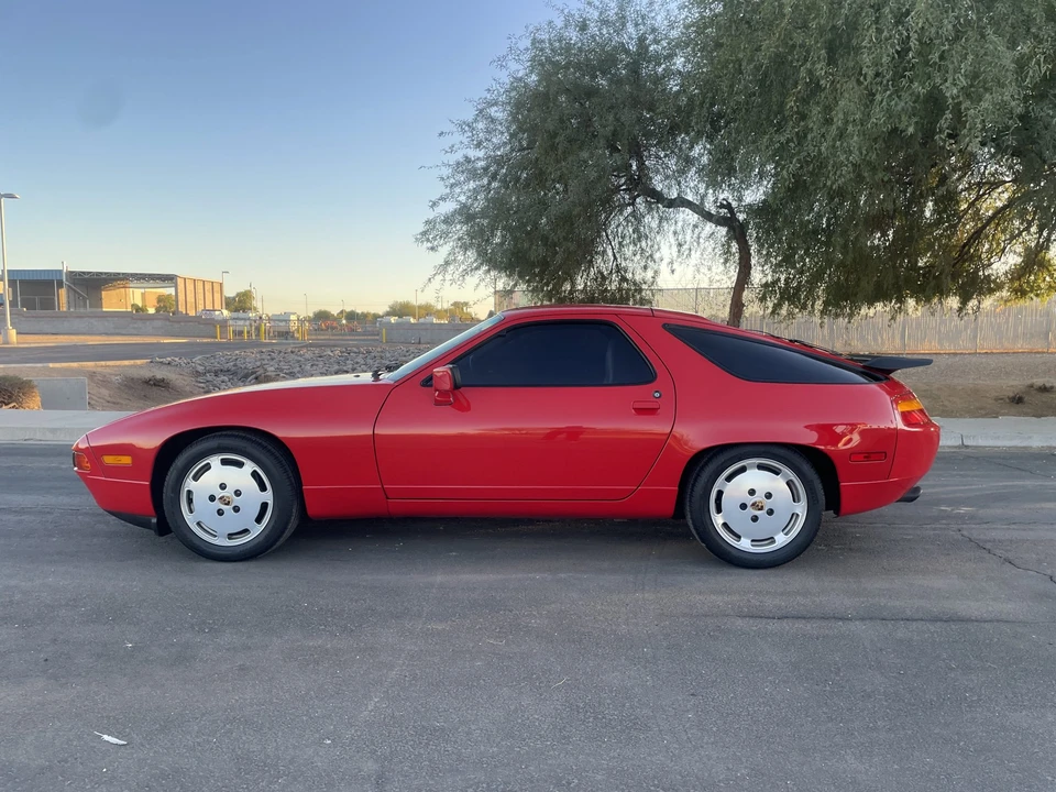 1988 Porsche 928 S4 - Image 14 of 31