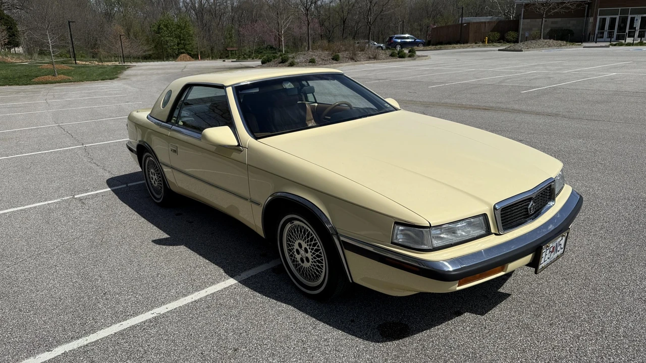 1989 Chrysler TC by Maserati - Image 30 of 31