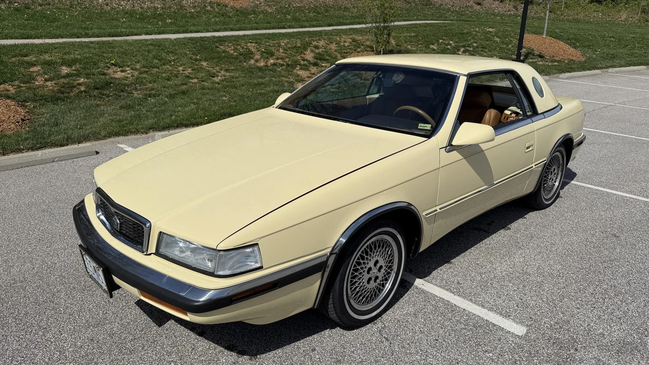 1989 Chrysler TC by Maserati - Image 22 of 31