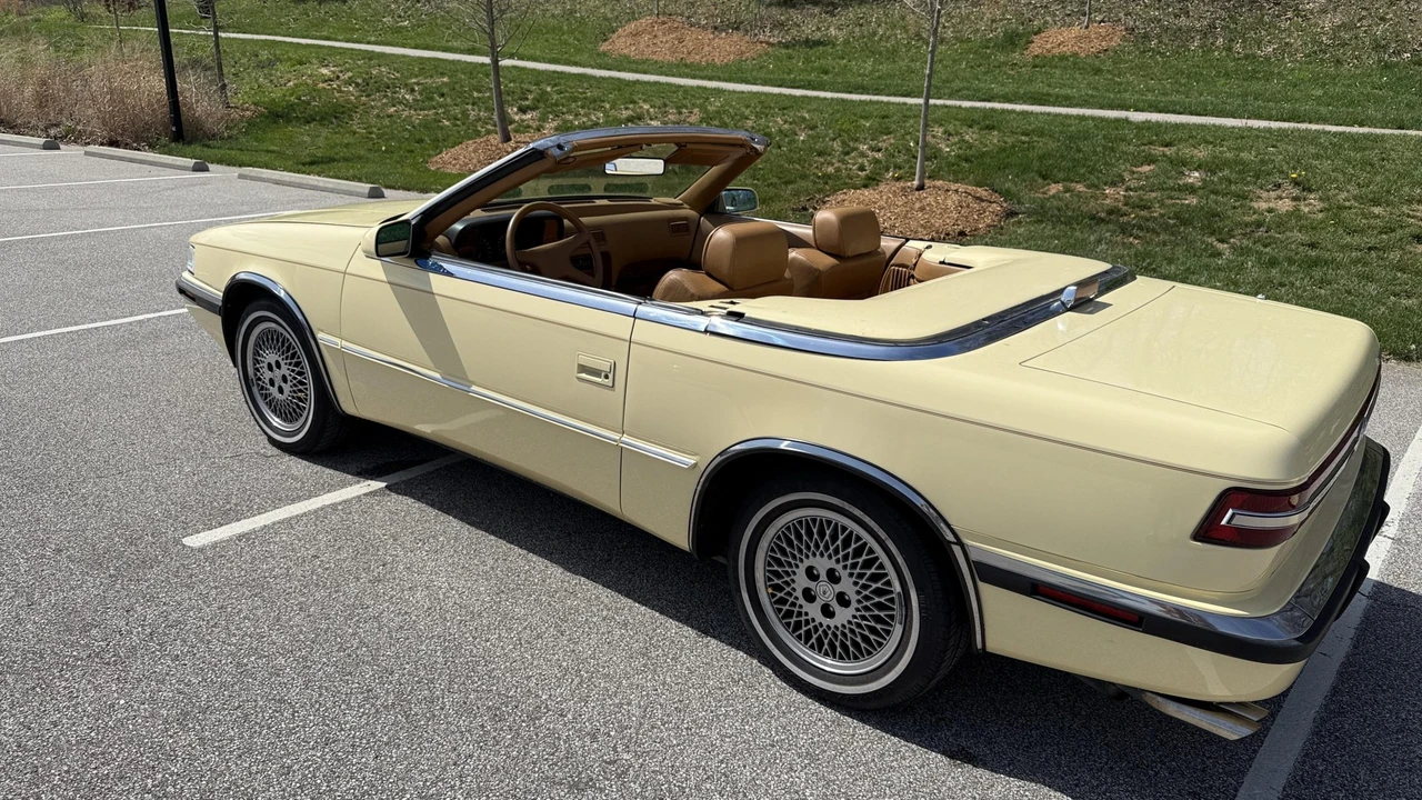 1989 Chrysler TC by Maserati - Image 4 of 31